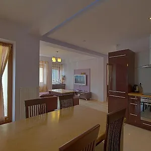 Monia Apartman
